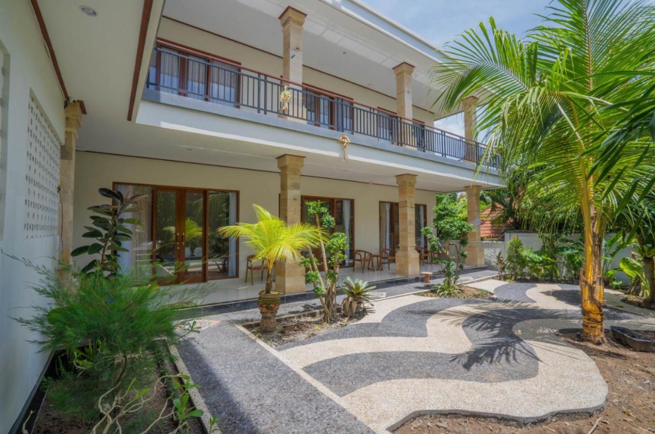 The accommodation: pool in the garden